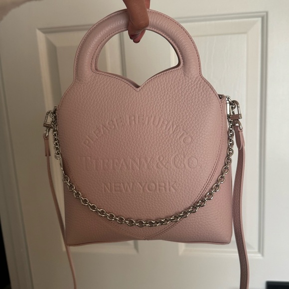Return to Tiffany®
Mini Tote Bag
in Crystal Pink Leather - Picture 3 of 6